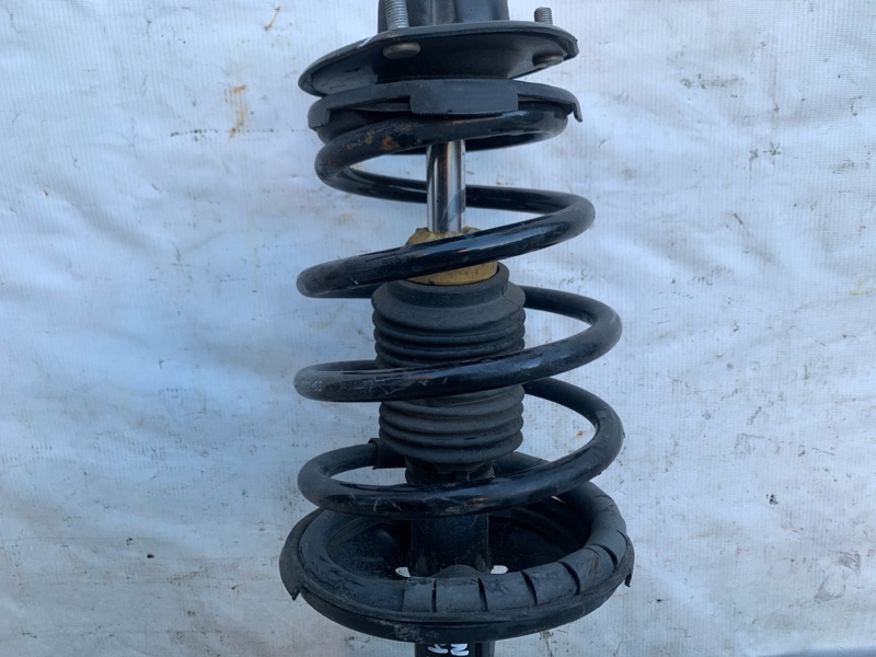 Амортизатор передний левый TOYOTA AVALON 99-05 3.0 1MZFE