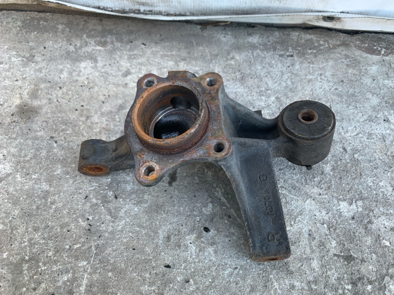 Цапфа правая AVALON 99-05 2000 3.0 1MZFE Цапфа правая AVALON 99-05 2000 3.0 1MZFE