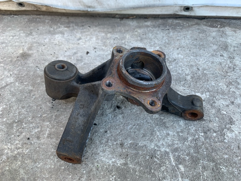 Цапфа левая AVALON 99-05 2000 3.0 1MZFE Цапфа левая AVALON 99-05 2000 3.0 1MZFE