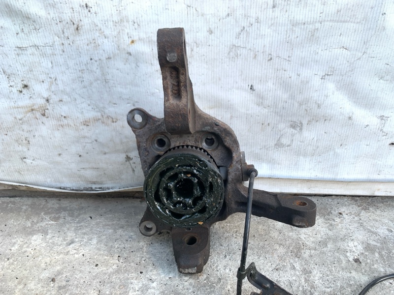 Кулак поворотный правый MITSUBISHI ECLIPSE 05-08 COUPE 2.4 Кулак поворотный правый MITSUBISHI ECLIPSE 05-08 COUPE 2.4