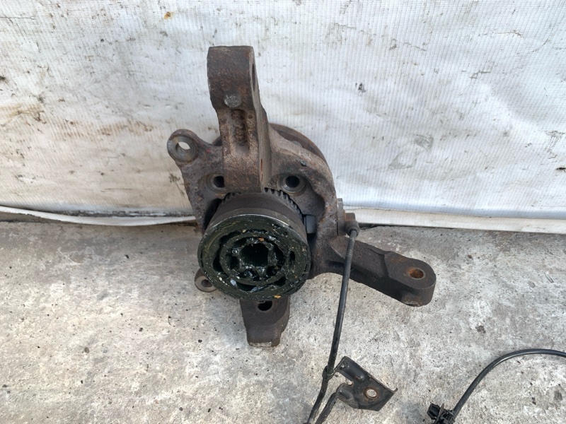 Кулак поворотный правый ECLIPSE 05-08 2006 COUPE 2.4 Кулак поворотный правый ECLIPSE 05-08 2006 COUPE 2.4