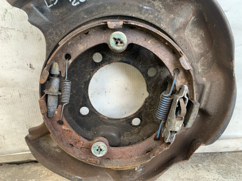 Тормозной механизм правый LEXUS LS430 00-06 UCF30L 4.3 3UZFE