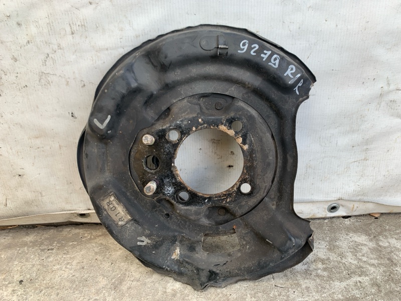 Тормозной механизм правый LS430 00-06 2000 UCF30L 4.3 3UZFE