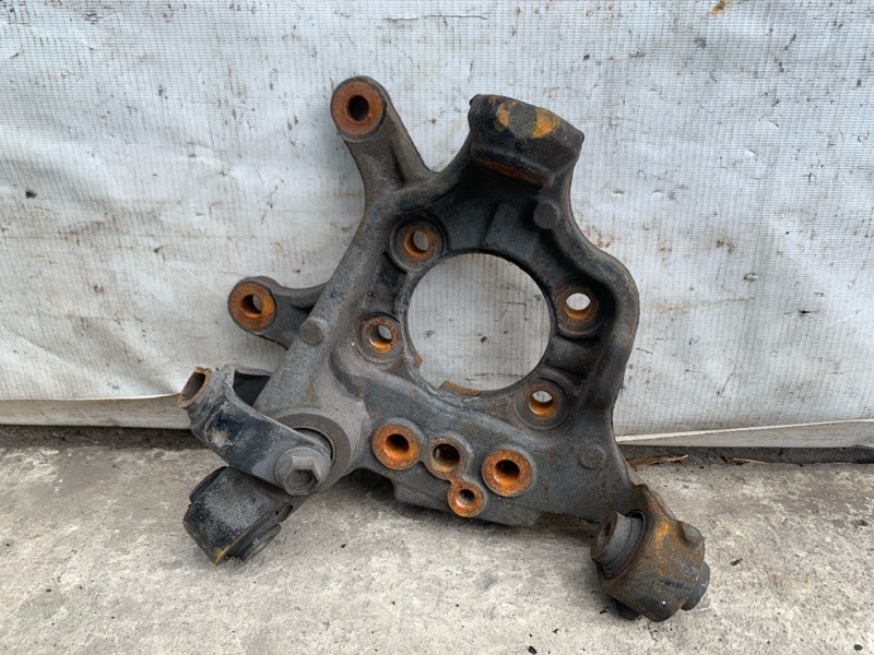 Цапфа правая INFINITI FX S50 03-08 3.5 VQ35DE