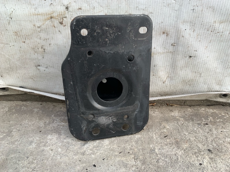 Кронштейн усилителя заднего бампера левый INFINITI FX S50 03-08 3.5 VQ35DE