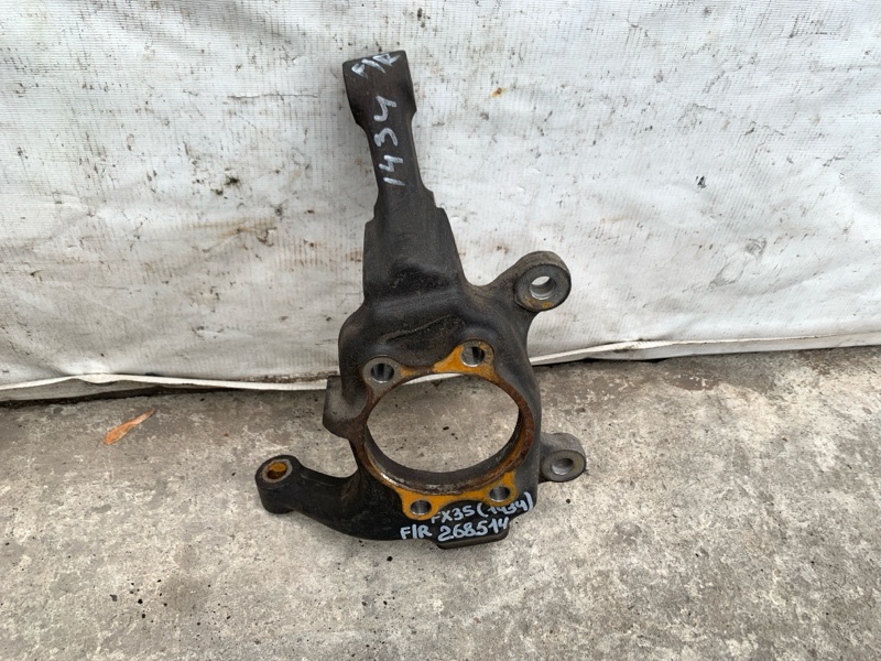 Кулак поворотный правый FX S50 03-08 2005 3.5 VQ35DE