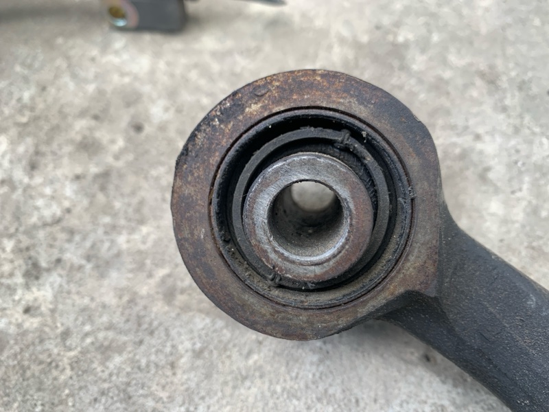 Рычаг передней подвески нижний правый FX S50 03-08 2005 3.5 VQ35DE