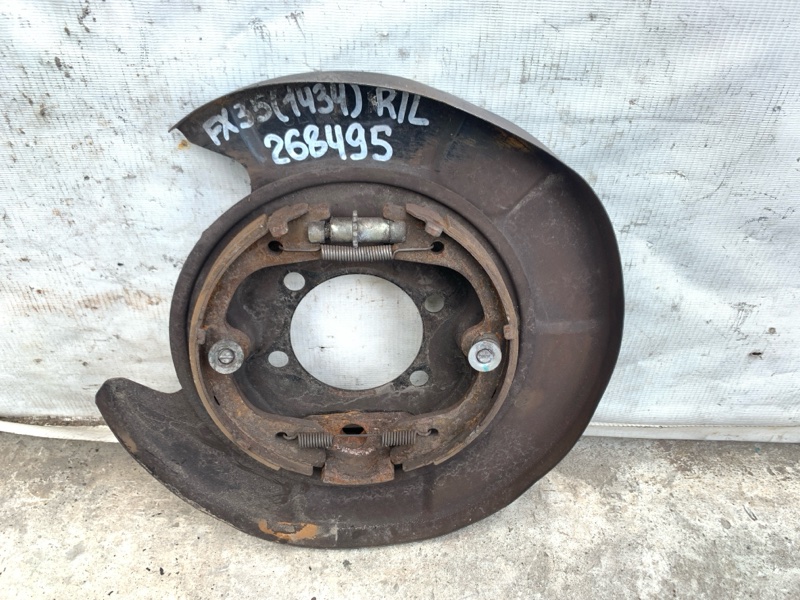 Тормозной механизм левый FX S50 03-08 2005 3.5 VQ35DE