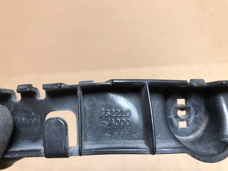 Кронштейн переднего бампера (на крыле) передний правый NISSAN ALTIMA L32 07-12 Седан 2.5 QR25DE