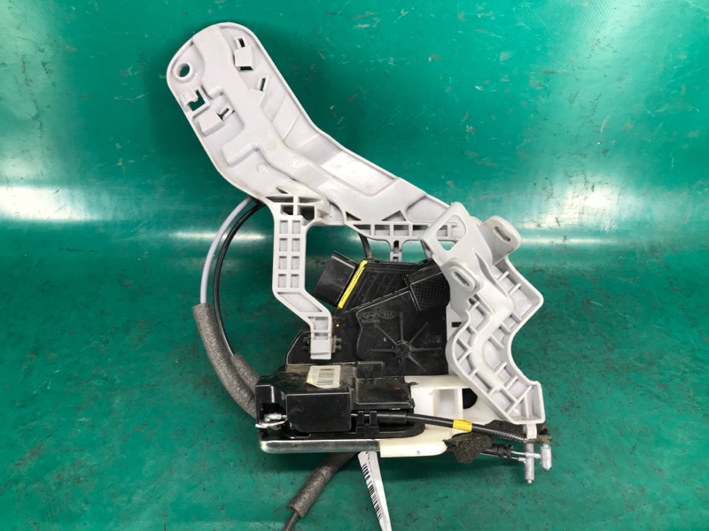 Замок двери задний левый HYUNDAI ELANTRA MD 10-15 1.8 G4NB