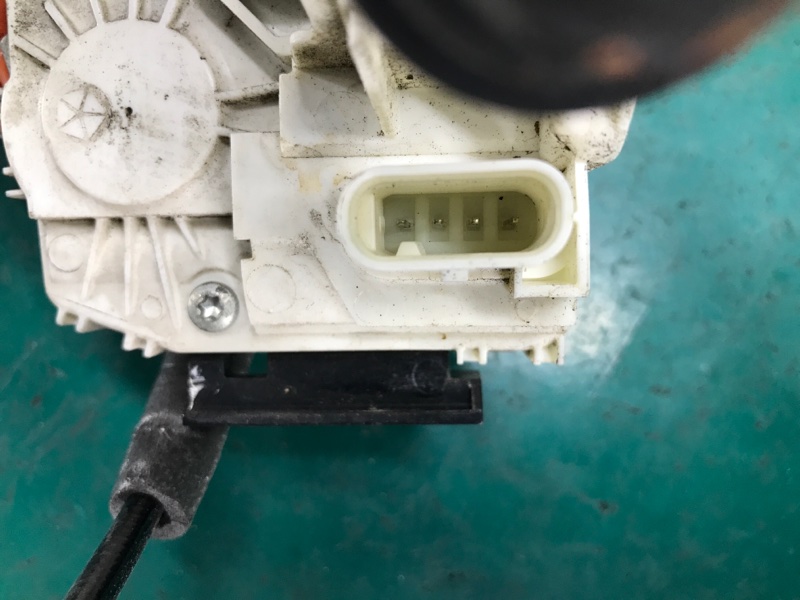 Замок двери передний левый DURANGO 11- (WD) 2014 3.6 ERB