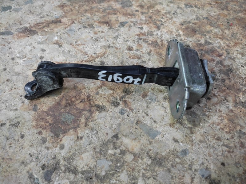 Ограничитель двери передний левый EX35(37) 07-12 2010 Внедорожник 3.5