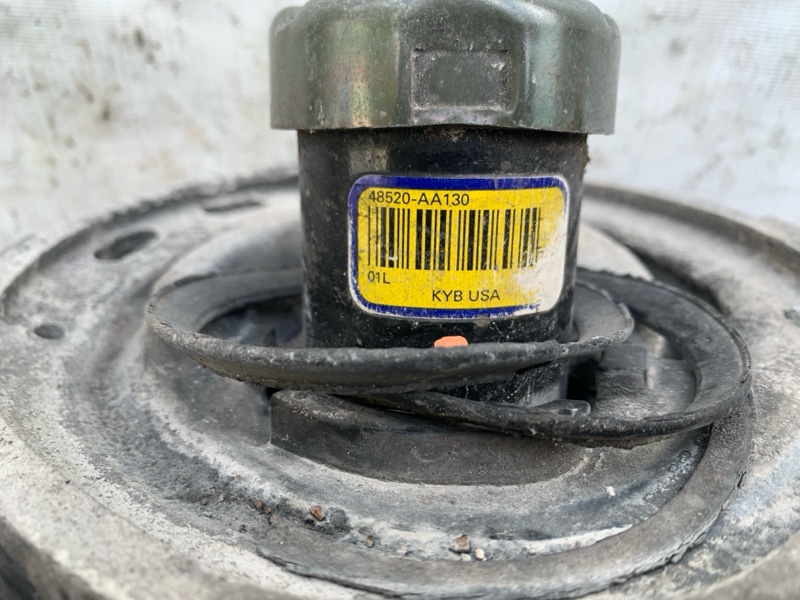 Амортизатор передний левый CAMRY 30 02-06 Амортизатор передний левый CAMRY 30 02-06