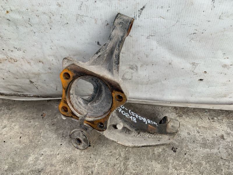 Цапфа левая CAMRY 30 02-06 Цапфа левая CAMRY 30 02-06