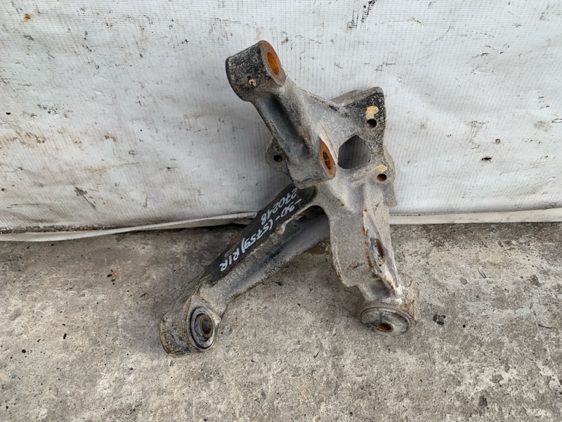 Цапфа левая CAMRY 30 02-06 Цапфа левая CAMRY 30 02-06