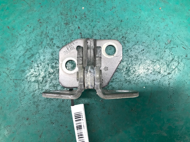 Петля двери верхняя передняя правая DODGE DURANGO 11- (WD) 3.6 ERB Петля двери верхняя передняя правая DODGE DURANGO 11- (WD) 3.6 ERB