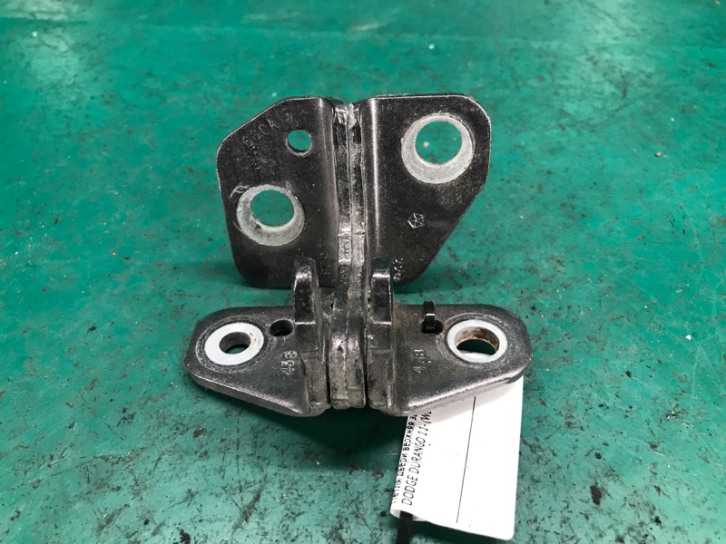 Петля двери верхняя задняя правая DODGE DURANGO 11- (WD) 2014 3.6 ERB 55113660AC Б/У
