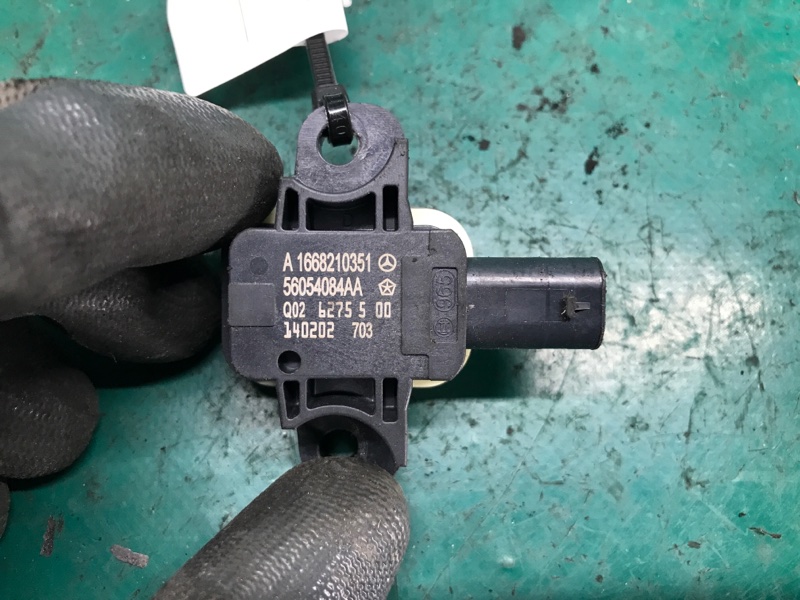 Датчик удара передний правый DURANGO 11- (WD) 2014 3.6 ERB Датчик удара передний правый DURANGO 11- (WD) 2014 3.6 ERB