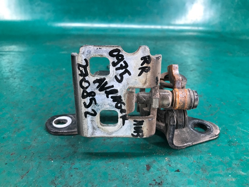 Петля двери нижняя задняя правая DODGE AVENGER 07-14 JS 2.4 ED3