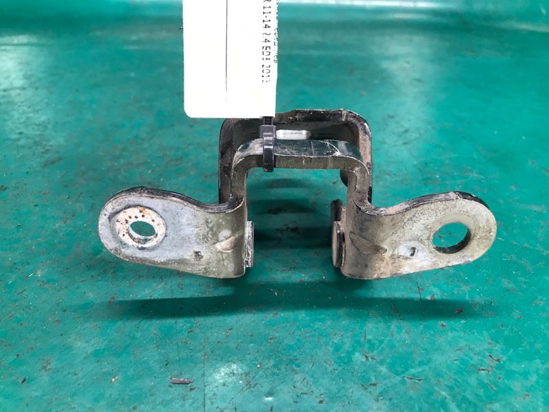 Петля двери верхняя передняя левая AVENGER 07-14 2013 JS 2.4 ED3