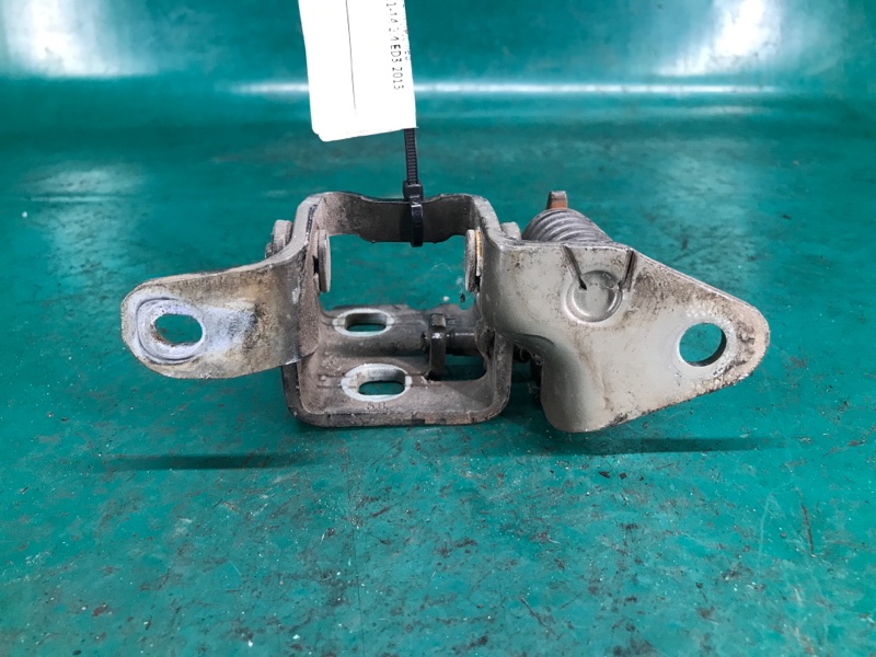 Петля двери нижняя передняя левая AVENGER 07-14 2013 JS 2.4 ED3