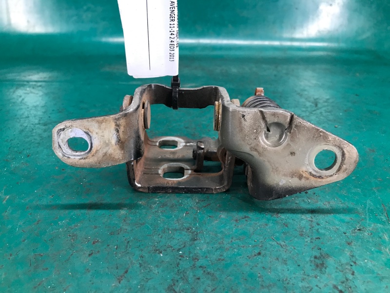 Петля двери нижняя задняя левая AVENGER 07-14 2013 JS 2.4 ED3