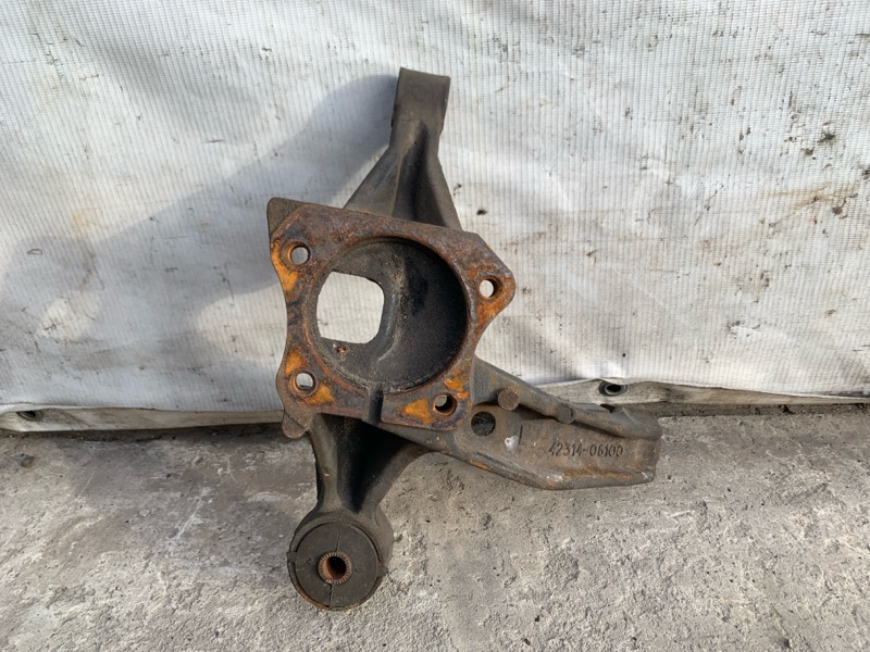 Цапфа левая TOYOTA SOLARA 03-09 2004 3.3 3MZFE 42305-06100 Б/У