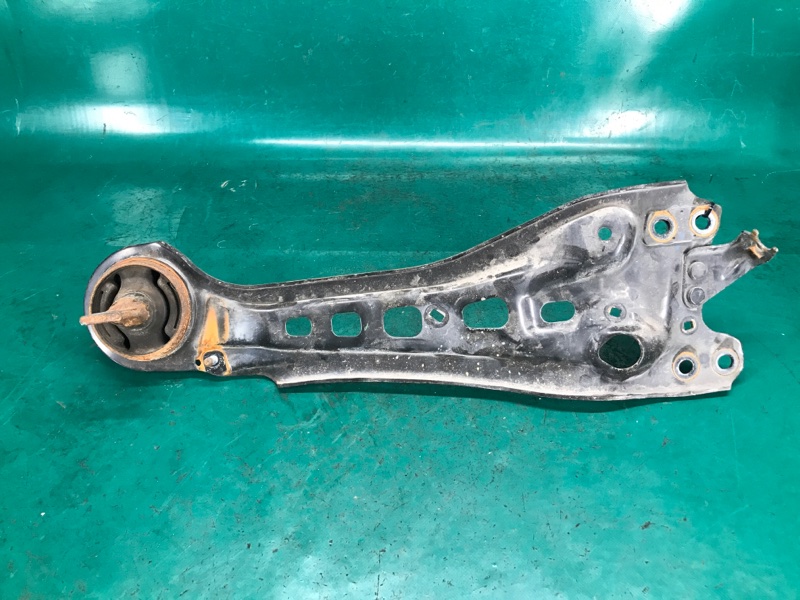 Рычаг задней подвески продольный правый RDX 12-19 2017 TB4 3.5 J35Z2 Рычаг задней подвески продольный правый RDX 12-19 2017 TB4 3.5 J35Z2