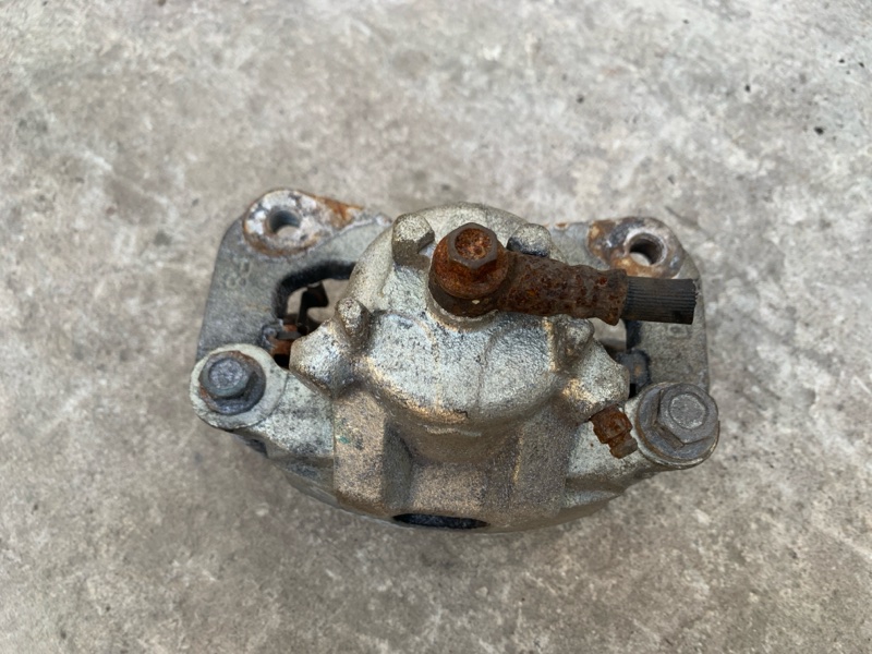 Суппорт тормозной передний левый MITSUBISHI LANCER 4/5/6/7/8 88-02 8 2.0 4G94