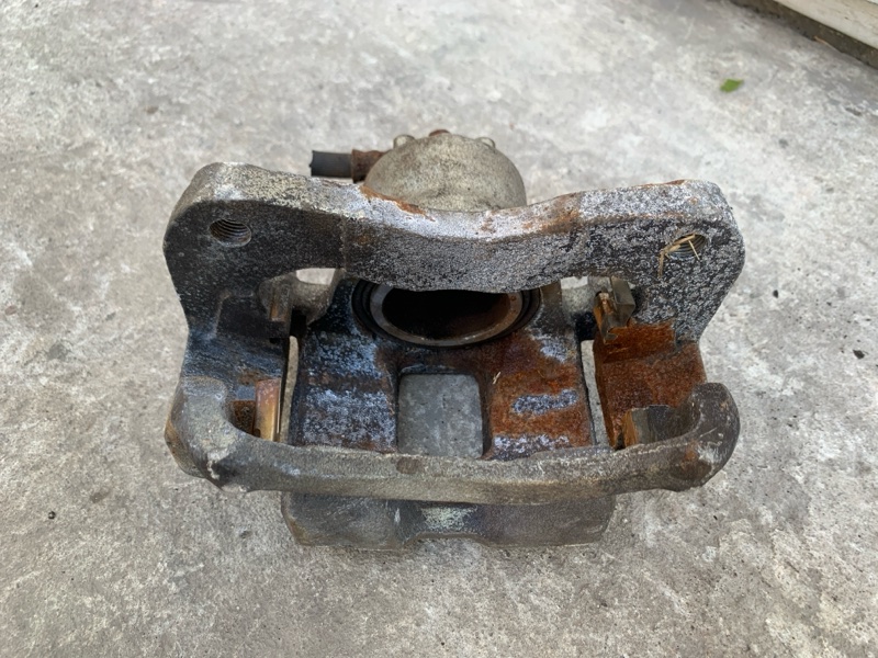 Суппорт тормозной передний левый LANCER 4/5/6/7/8 88-02 00-03 8 2.0 4G94