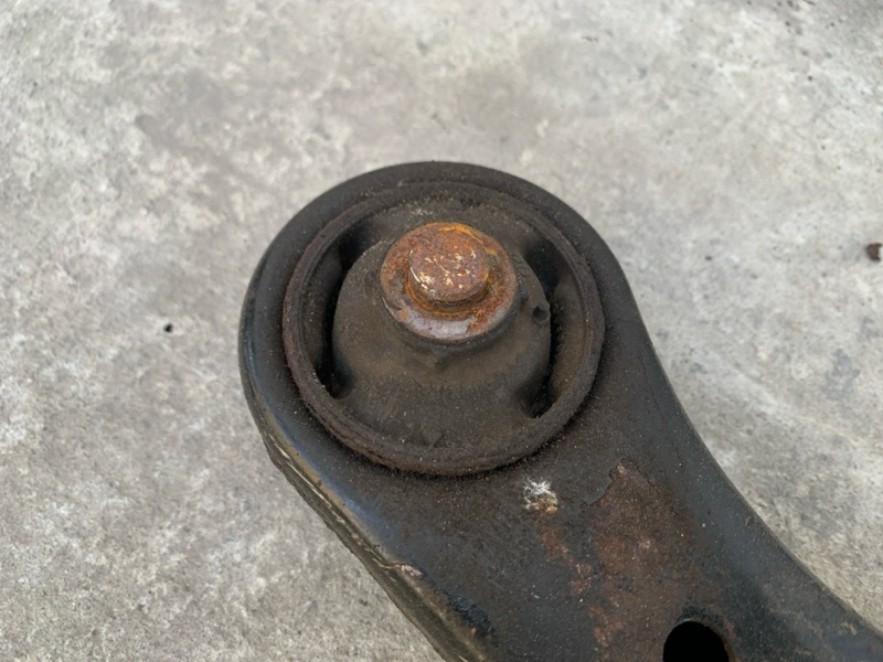 Рычаг передней подвески нижний левый LANCER 4/5/6/7/8 88-02 00-03 8 2.0 4G94 Рычаг передней подвески нижний левый LANCER 4/5/6/7/8 88-02 00-03 8 2.0 4G94