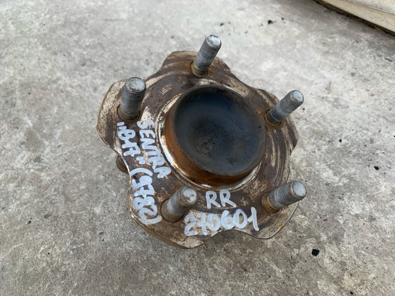 Запчасть ступица задняя NISSAN SENTRA B17 12-21 2013 1.8 MRA8DE 43202-3RA0A Б/У Ступица задняя NISSAN SENTRA B17 12-21 2013 1.8 MRA8DE 43202-3RA0A Б/У