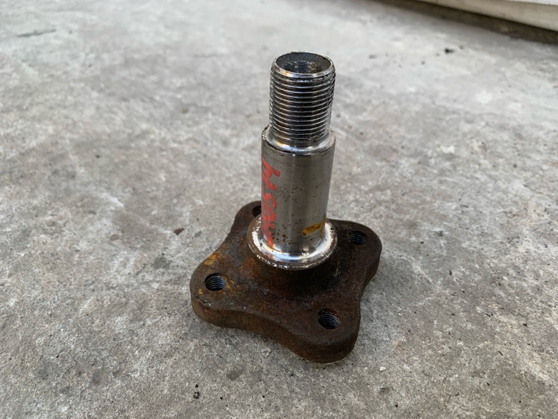 Запчасть цапфа задняя NISSAN VERSA B17 11-19 2013 SEDAN 1.6 HR16DE 43042-1HA0A Б/У Цапфа задняя NISSAN VERSA B17 11-19 2013 SEDAN 1.6 HR16DE 43042-1HA0A Б/У