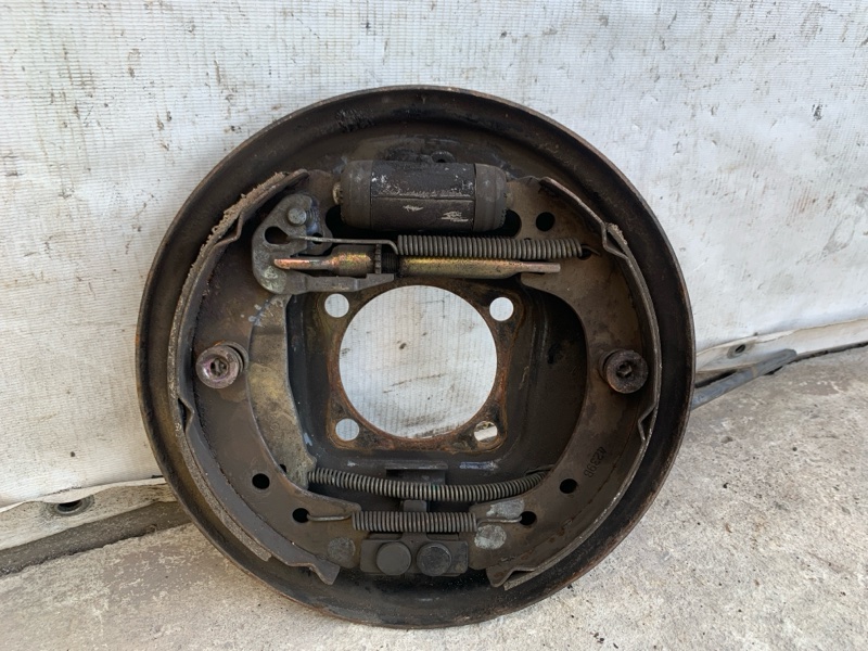 Запчасть тормозной механизм правый TOYOTA COROLLA 120 00-07 2004 ZZE130L 1.8L 1ZZ-FE 47043-02040 Б/У Тормозной механизм правый TOYOTA COROLLA 120 00-07 2004 ZZE130L 1.8L 1ZZ-FE 47043-02040 Б/У