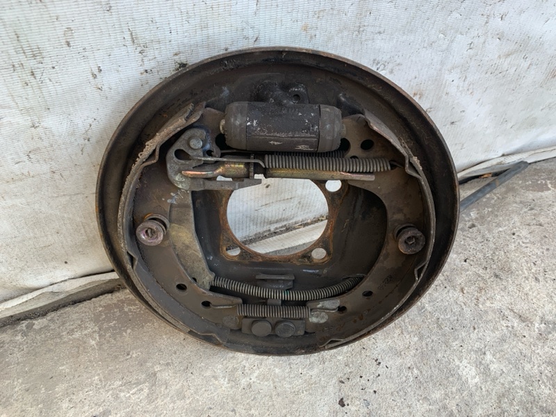 Тормозной механизм правый COROLLA 120 00-07 2004 ZZE130L 1.8L 1ZZ-FE Тормозной механизм правый COROLLA 120 00-07 2004 ZZE130L 1.8L 1ZZ-FE