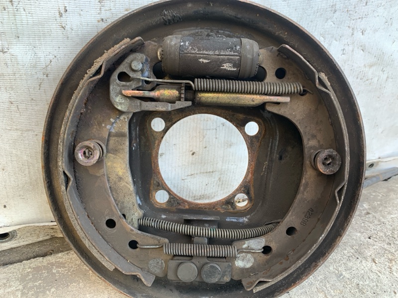 Тормозной механизм правый TOYOTA COROLLA 120 00-07 ZZE130L 1.8L 1ZZ-FE Тормозной механизм правый TOYOTA COROLLA 120 00-07 ZZE130L 1.8L 1ZZ-FE