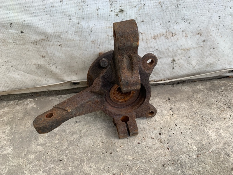 Кулак поворотный левый LANCER 4/5/6/7/8 88-02 00-03 8 2.0 4G94