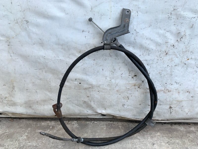 Трос стояночного тормоза задний левый VERSA B17 11-19 2013 SEDAN 1.6 HR16DE