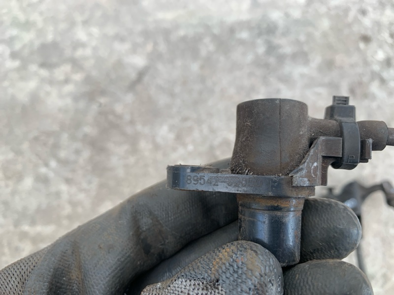 Датчик ABS передний правый COROLLA 120 00-07 2004 ZZE130L 1.8L 1ZZ-FE