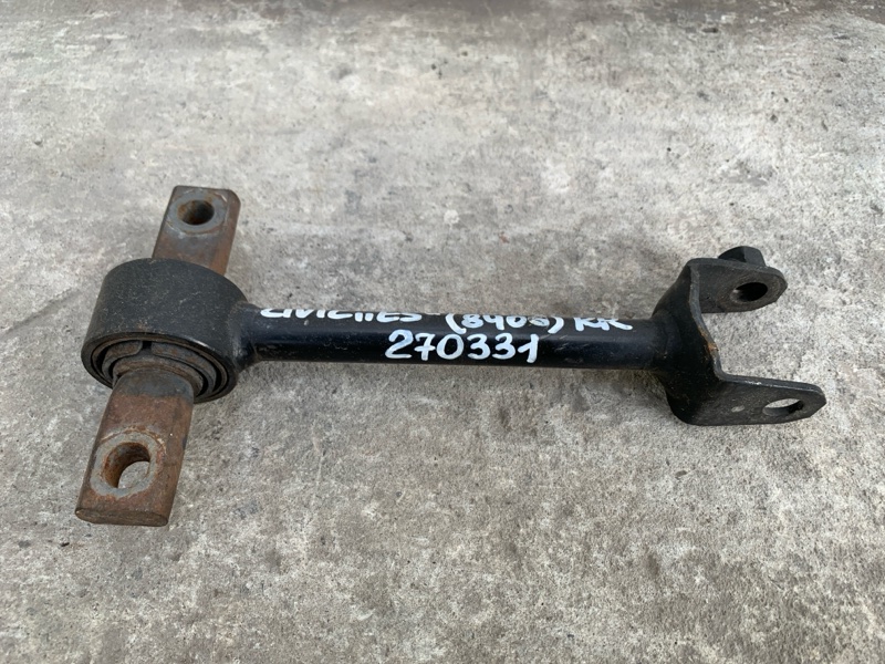 Рычаг задней подвески поперечный верхний CIVIC ES 00-05 2004 EM2 1.7 D17A1