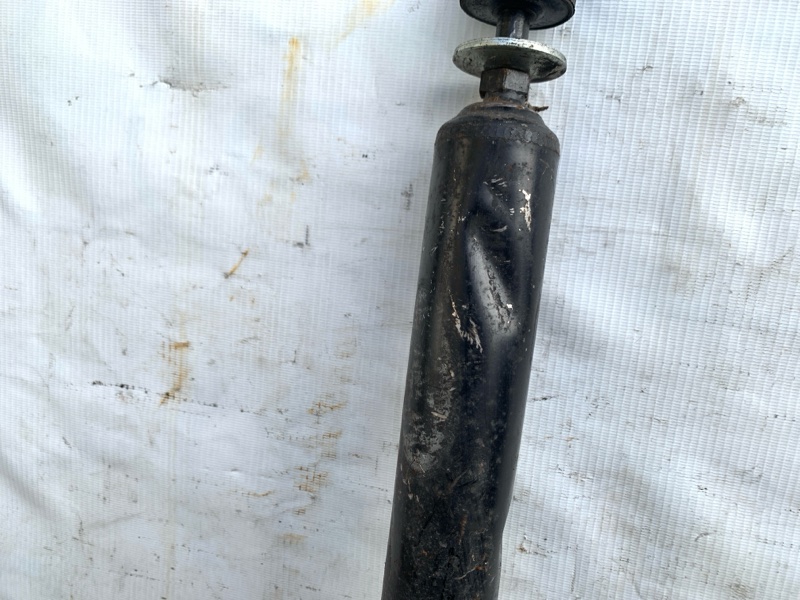 Амортизатор задний SIENNA 03-10 2006 3.5 2GR-FE Амортизатор задний SIENNA 03-10 2006 3.5 2GR-FE