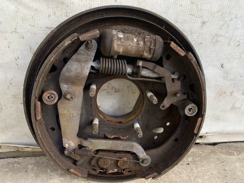 Тормозной механизм правый TOYOTA SIENNA 03-10 3.5 2GR-FE Тормозной механизм правый TOYOTA SIENNA 03-10 3.5 2GR-FE