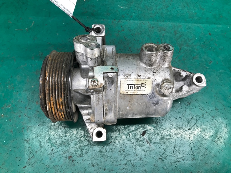 Компрессор кондиционера NISSAN JUKE 10-19 2011 1.6 MR16DDT 926001KC1A Б/У