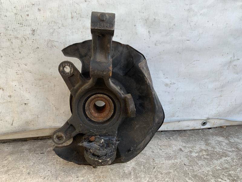 Кулак поворотный левый HONDA CIVIC ES 00-05 2004 EM2 1.7 D17A1 51215-S5A-J30 Б/У