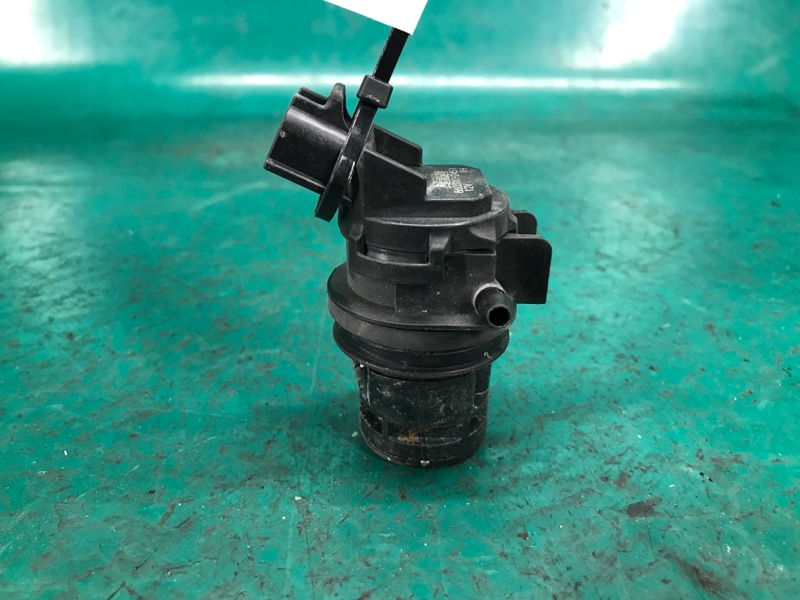 Насос омывателя стекла MAZDA 3 BK 03-08 SEDAN 2.3 L3 Насос омывателя стекла MAZDA 3 BK 03-08 SEDAN 2.3 L3