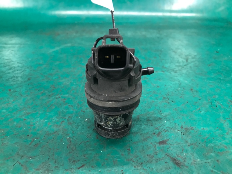 Насос омывателя стекла 3 BK 03-08 2006 SEDAN 2.3 L3 Насос омывателя стекла 3 BK 03-08 2006 SEDAN 2.3 L3