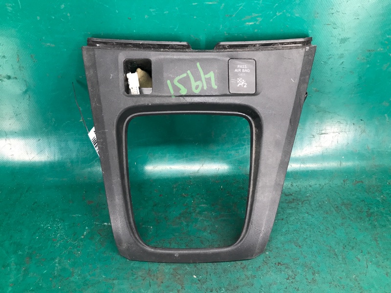 Накладка торпедо центр. NISSAN NV200 USA 13- 2018 2.0 MR20DE 68262-3LM0A Б/У