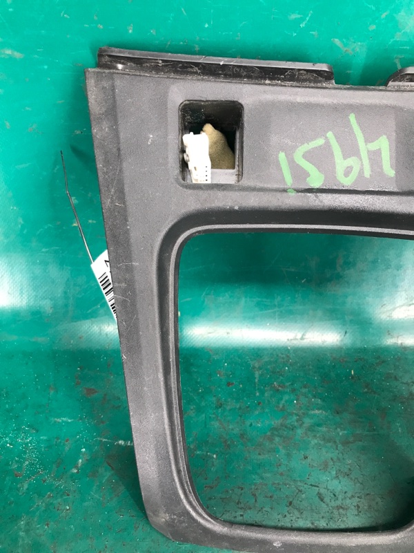 Накладка торпедо центр. NISSAN NV200 USA 13- 2.0 MR20DE