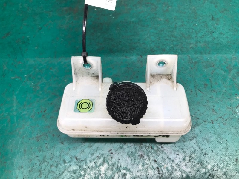 Бачок главного тормозного цилиндра NISSAN NV200 USA 13- 2.0 MR20DE