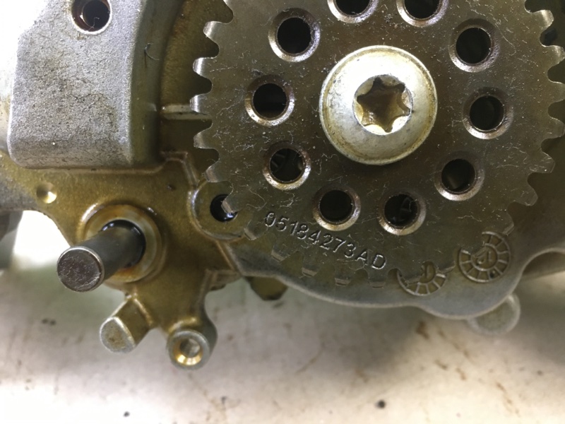 Масляный насос CHEROKEE 14- 2014 KL 3.2 EHB